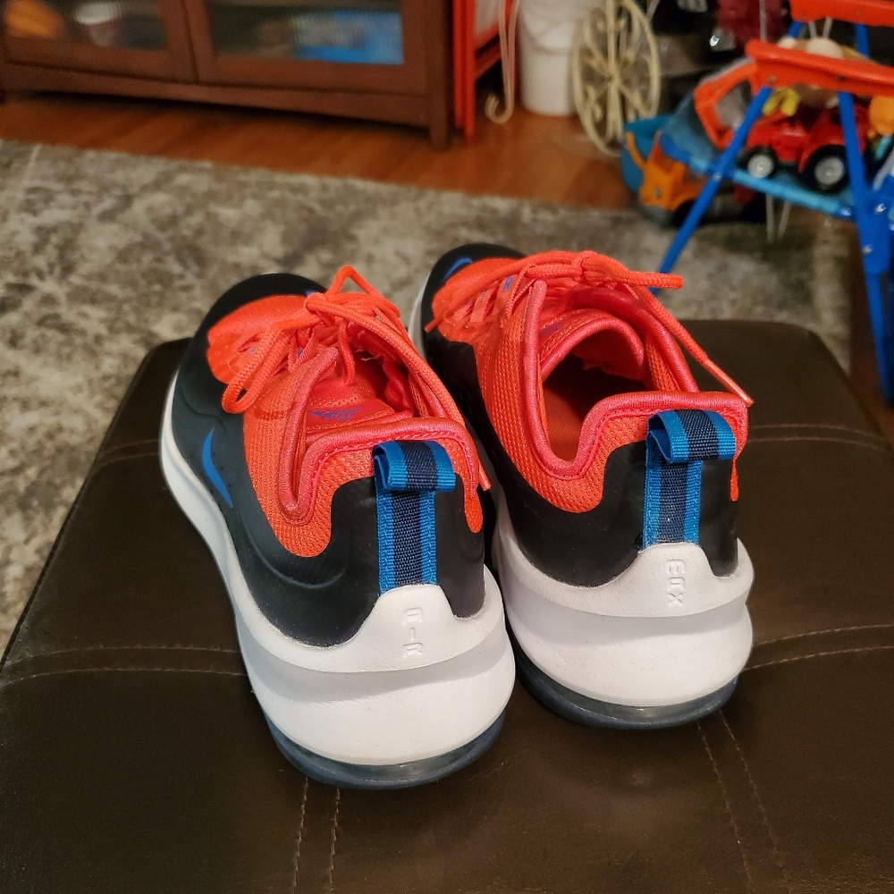 Nike Air Max Axis